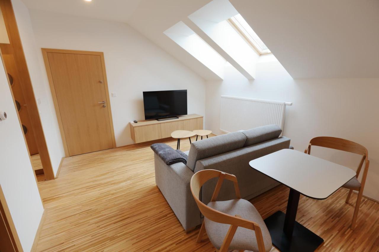 Apartmany U Kvetne Zahrady Кромержиж Экстерьер фото